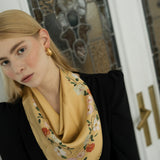 Carré Cenefa Rosas Camel 70x70